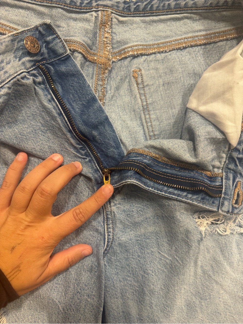 Light Blue Distressed Women’s American Eagle Jeans - Picture 6 of 9